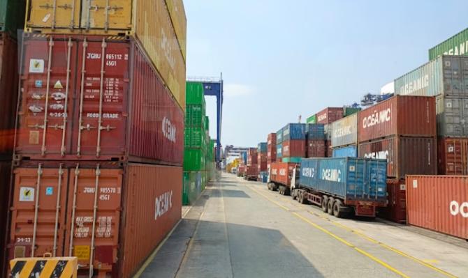 sector-exterior-contendedores-portcalls-asia-4qyytr_nyfi-unsplash